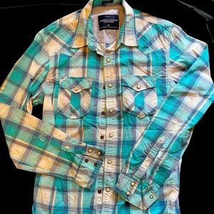 American Eagle Long Sleeve Snap